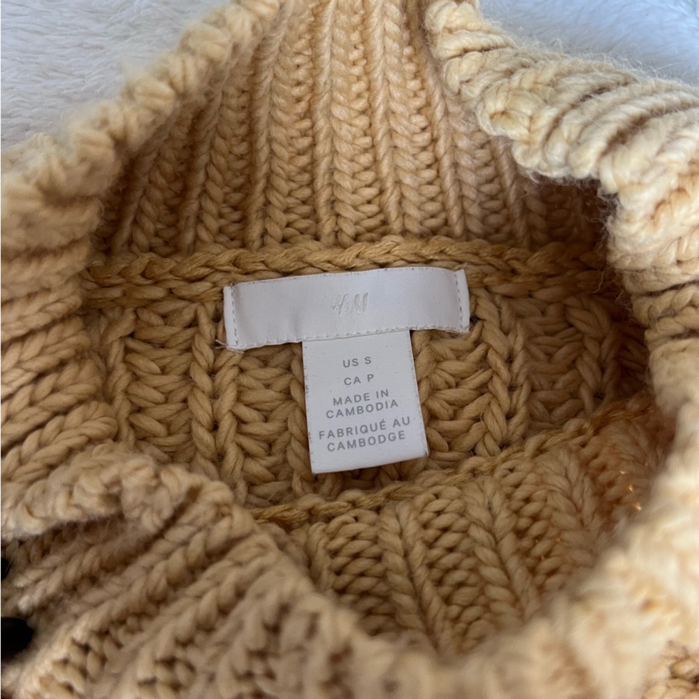 H&M Knit Sweater - Picture 3 of 4
